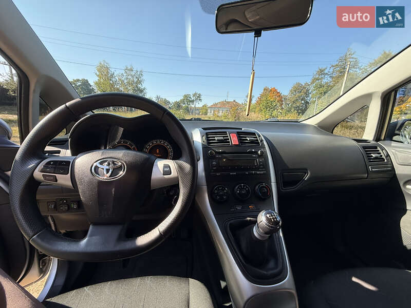 Хэтчбек Toyota Auris 2010 в Ивано-Франково фото 7 Хэтчбек Toyota Auris 2010 в Ивано-Франково