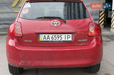 Хэтчбек Toyota Auris 2008 в 