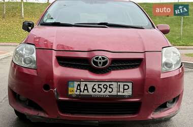 Хэтчбек Toyota Auris 2008 в 