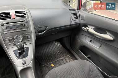 Хэтчбек Toyota Auris 2008 в 