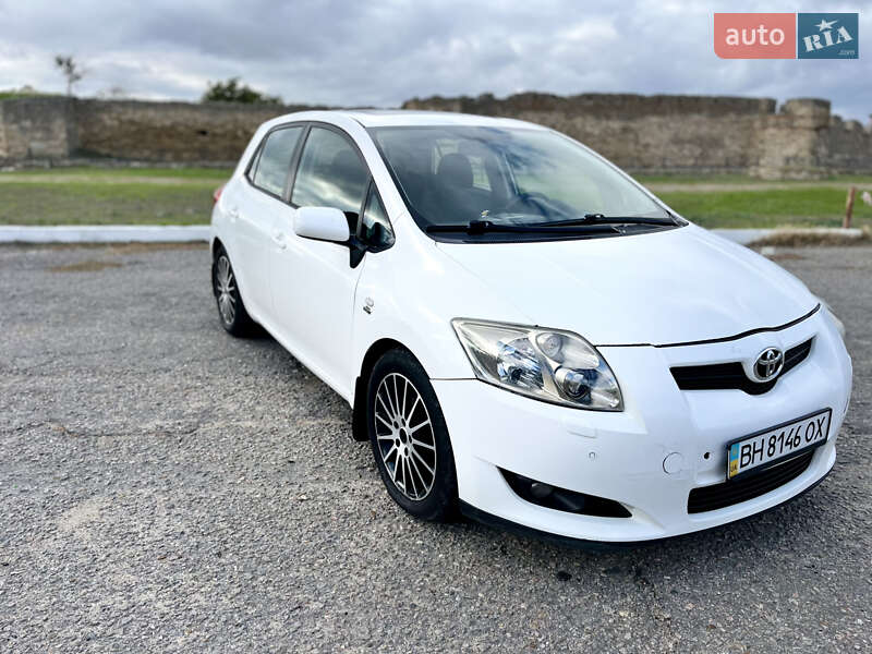 Хэтчбек Toyota Auris 2007 в Белгороде-Днестровском