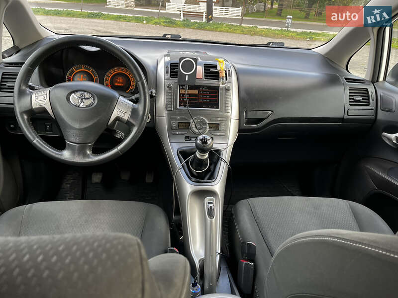 Хэтчбек Toyota Auris 2007 в Белгороде-Днестровском