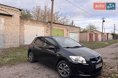 Хэтчбек Toyota Auris 2008 в Вознесенске Хэтчбек Toyota Auris 2008 в Вознесенске
