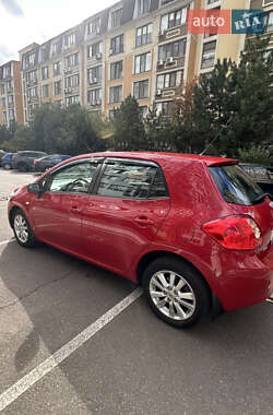 Хэтчбек Toyota Auris 2009 в 