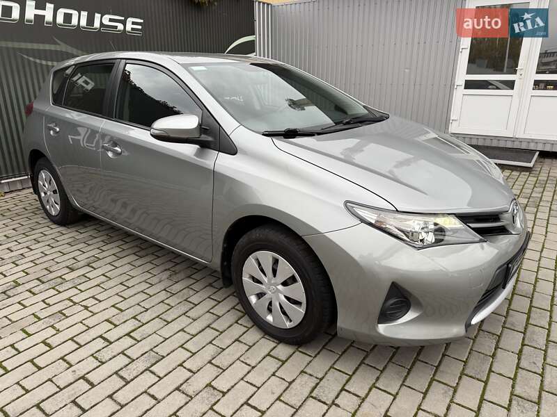 Хэтчбек Toyota Auris 2014 в Виннице