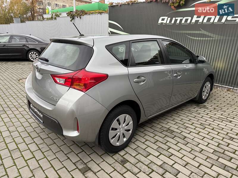 Хэтчбек Toyota Auris 2014 в Виннице