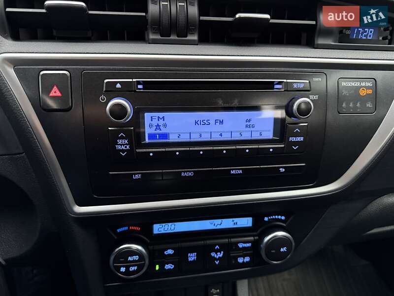 Хэтчбек Toyota Auris 2014 в Виннице