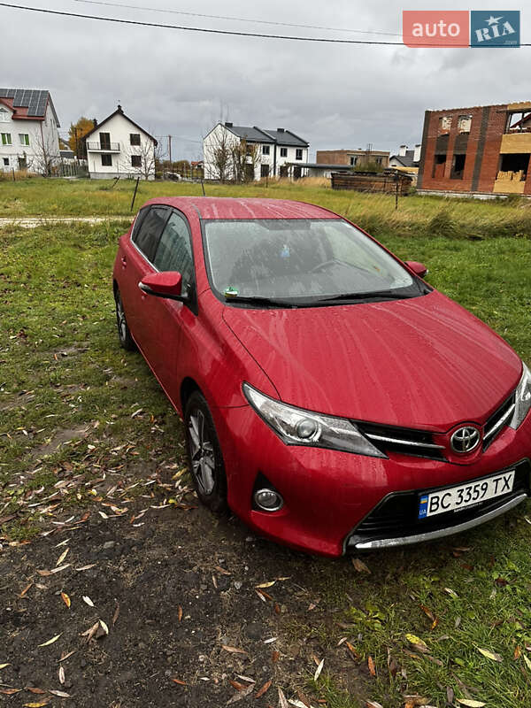Хетчбек Toyota Auris 2014 в Львові