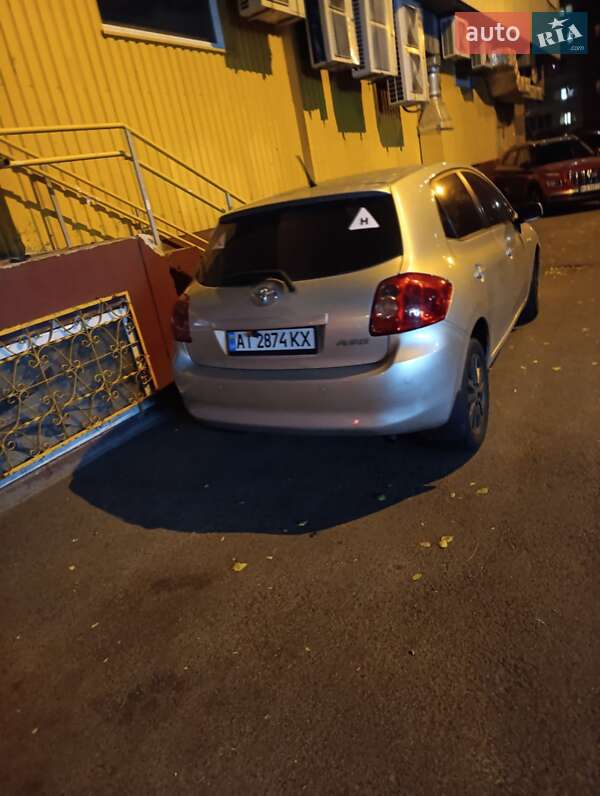 Хэтчбек Toyota Auris 2007 в Киеве