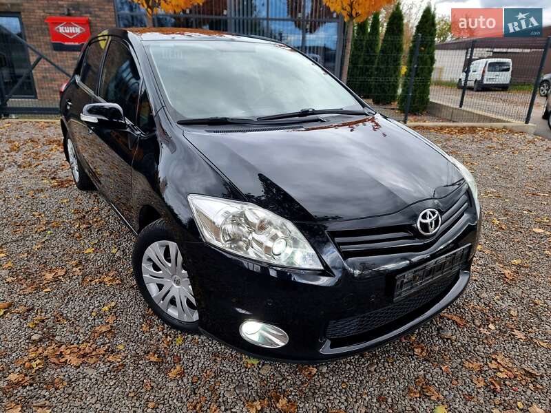 Хэтчбек Toyota Auris 2011 в Виннице фото Хэтчбек Toyota Auris 2011 в Виннице