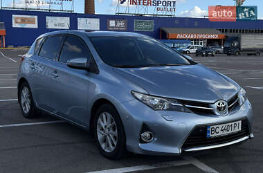 Хэтчбек Toyota Auris 2013 в Львове