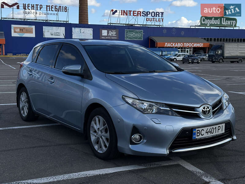 Хэтчбек Toyota Auris 2013 в Львове фото 3 Хэтчбек Toyota Auris 2013 в Львове