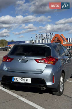 Хэтчбек Toyota Auris 2013 в Львове