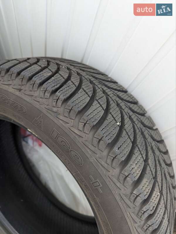 Хэтчбек Toyota Auris 2008 в Киеве