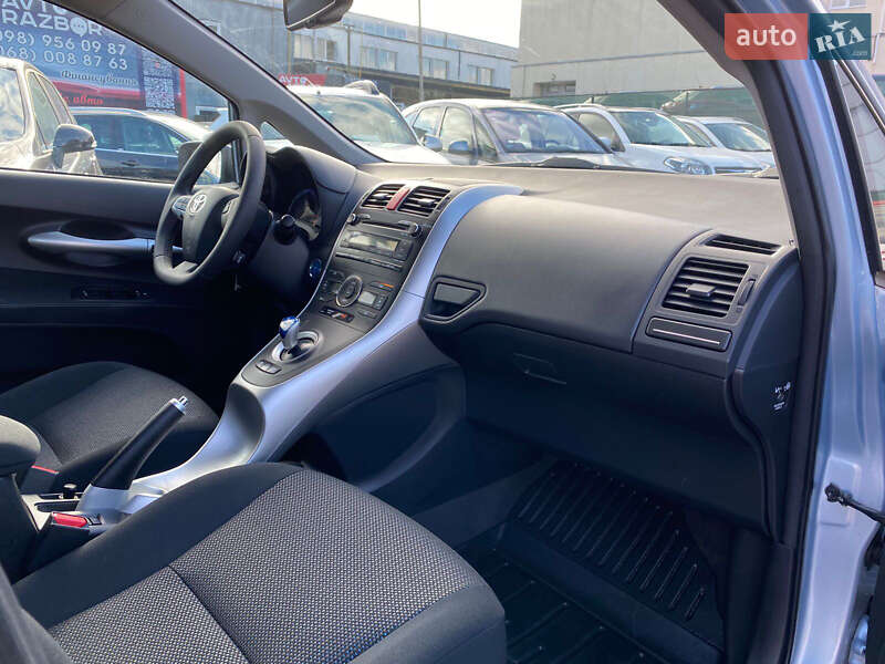 Хэтчбек Toyota Auris 2011 в Ровно фото 21 Хэтчбек Toyota Auris 2011 в Ровно