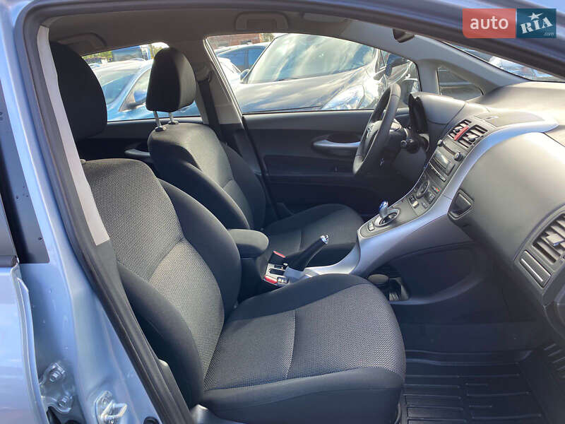 Хэтчбек Toyota Auris 2011 в Ровно фото 25 Хэтчбек Toyota Auris 2011 в Ровно