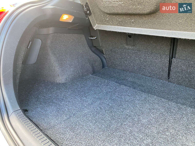 Хэтчбек Toyota Auris 2011 в Ровно фото 43 Хэтчбек Toyota Auris 2011 в Ровно