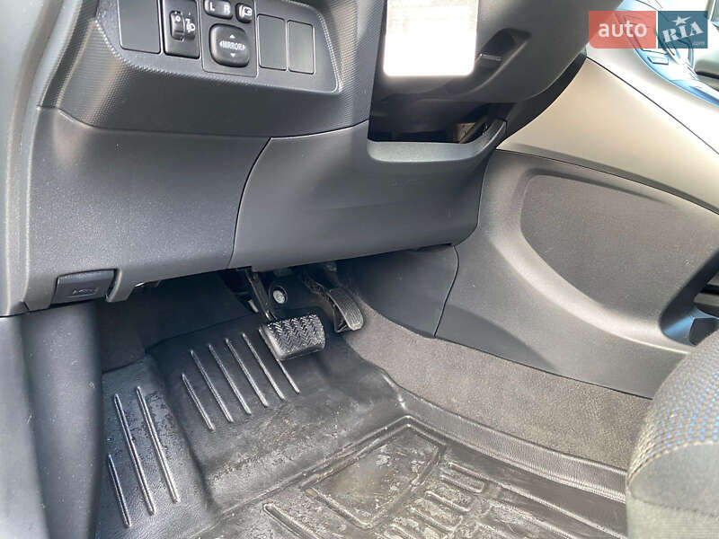 Хэтчбек Toyota Auris 2011 в Ровно фото 84 Хэтчбек Toyota Auris 2011 в Ровно