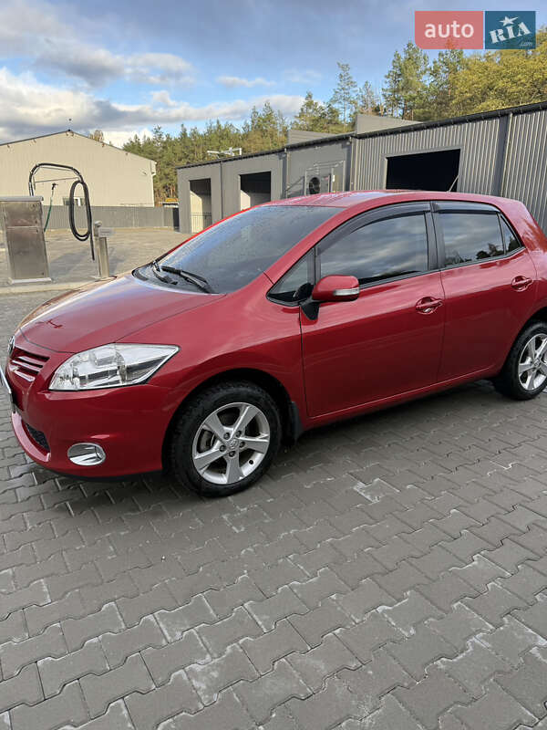 Хэтчбек Toyota Auris 2012 в Киеве