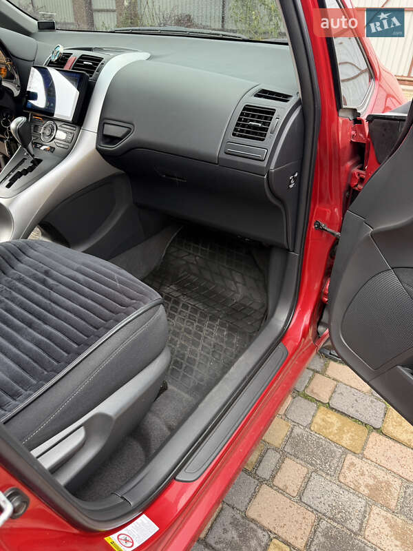 Хэтчбек Toyota Auris 2012 в Киеве