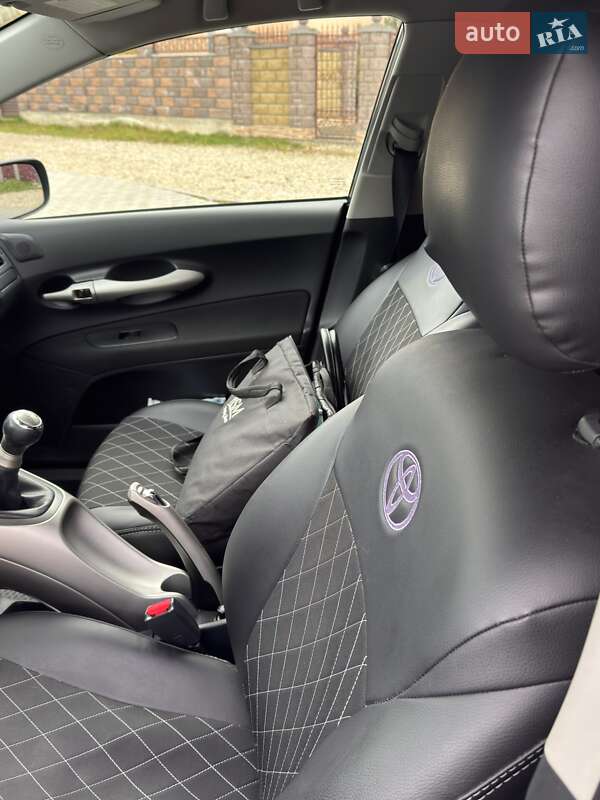 Хэтчбек Toyota Auris 2008 в Стрые фото 35 Хэтчбек Toyota Auris 2008 в Стрые