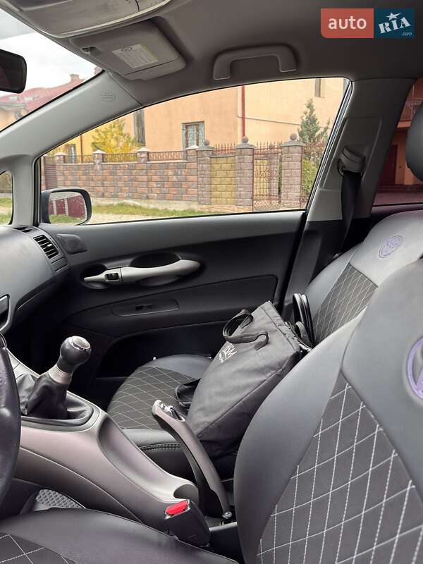 Хэтчбек Toyota Auris 2008 в Стрые фото 36 Хэтчбек Toyota Auris 2008 в Стрые