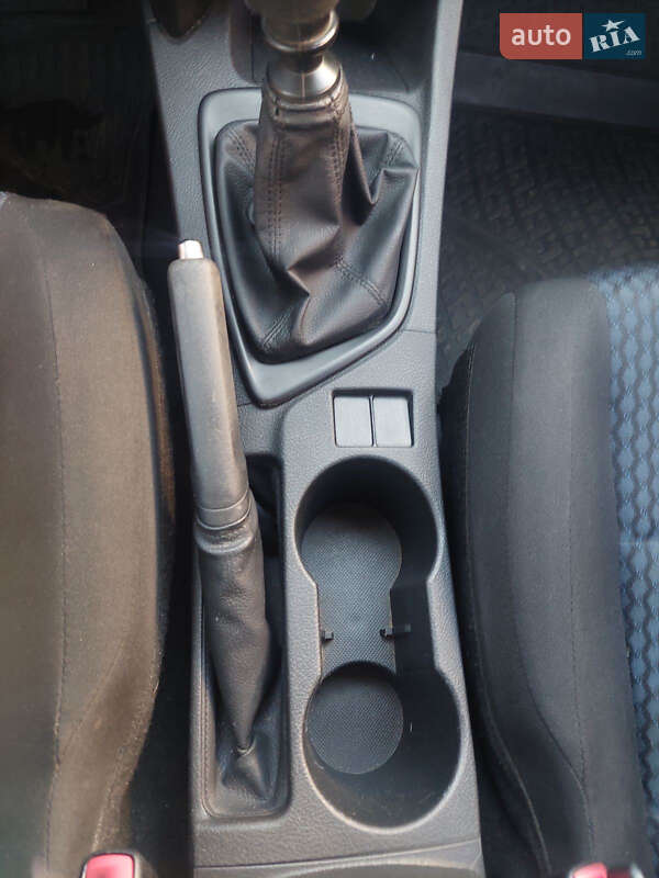 Хетчбек Toyota Auris 2013 в Стрию