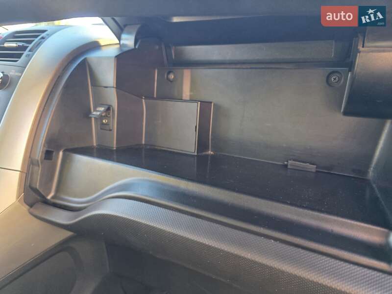 Хэтчбек Toyota Auris 2010 в Одессе фото 10 Хэтчбек Toyota Auris 2010 в Одессе