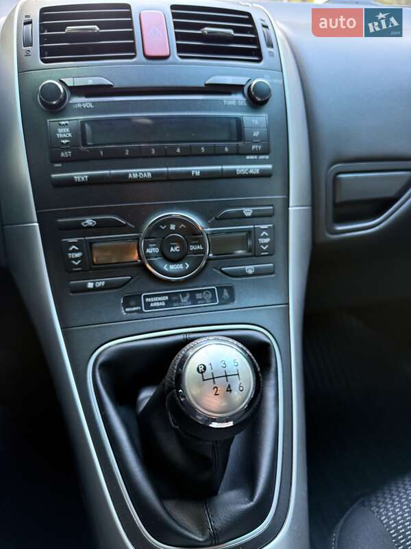 Хэтчбек Toyota Auris 2011 в Одессе