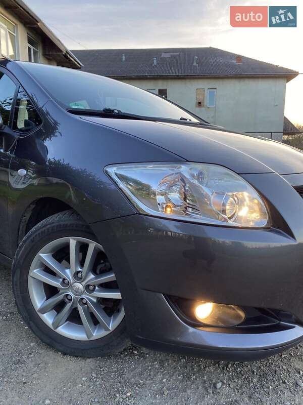 Хэтчбек Toyota Auris 2009 в Стрые