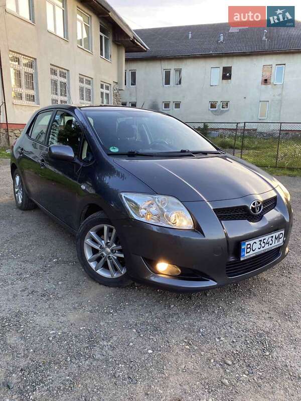 Хэтчбек Toyota Auris 2009 в Стрые