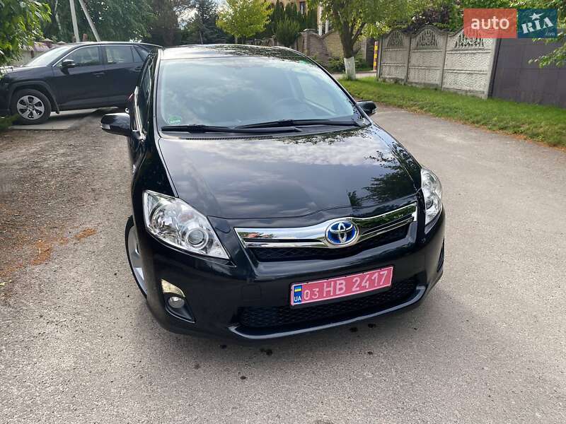 Хэтчбек Toyota Auris 2011 в Ровно