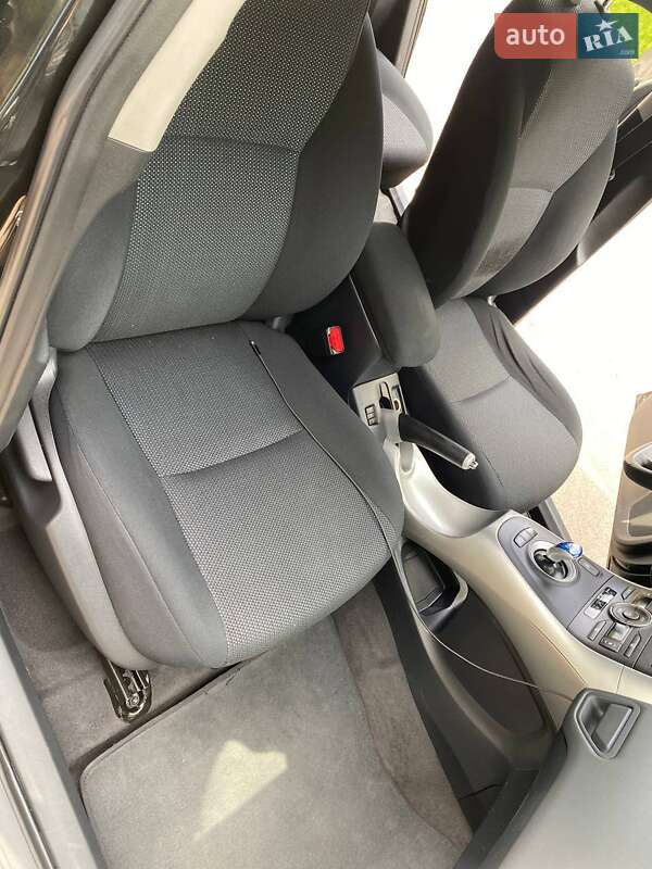 Хэтчбек Toyota Auris 2011 в Ровно