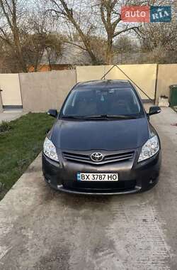 Хетчбек Toyota Auris 2011 в Кам'янець-Подільському