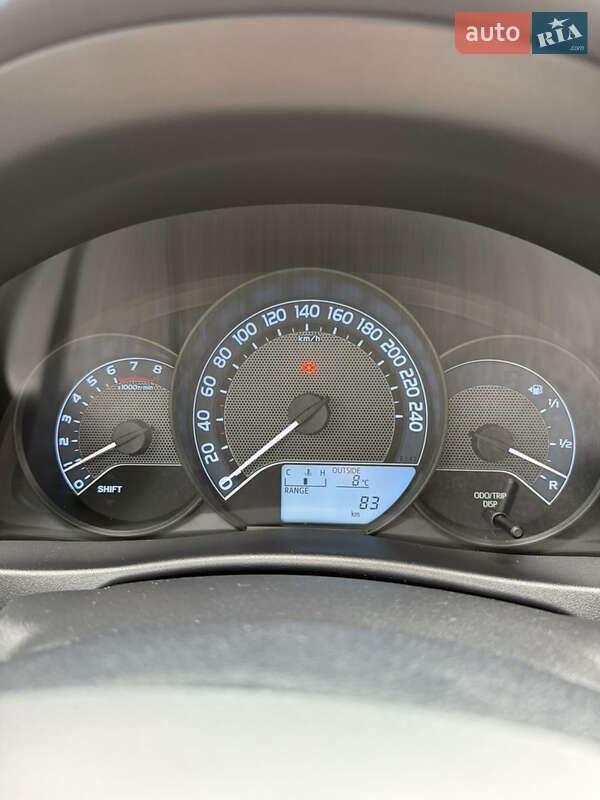 Хэтчбек Toyota Auris 2013 в Кропивницком