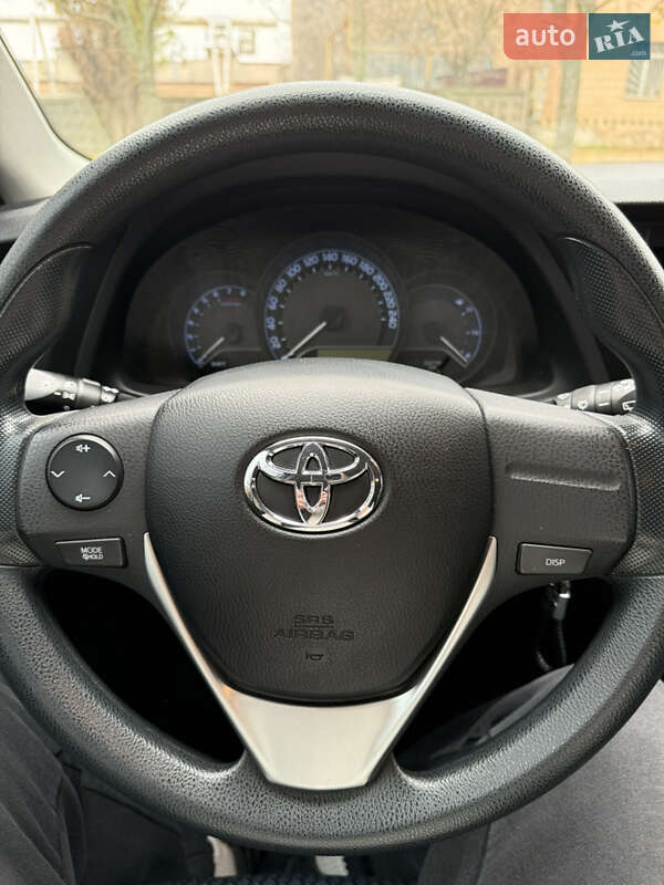 Хэтчбек Toyota Auris 2013 в Кропивницком