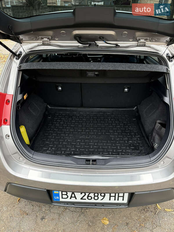 Хэтчбек Toyota Auris 2013 в Кропивницком