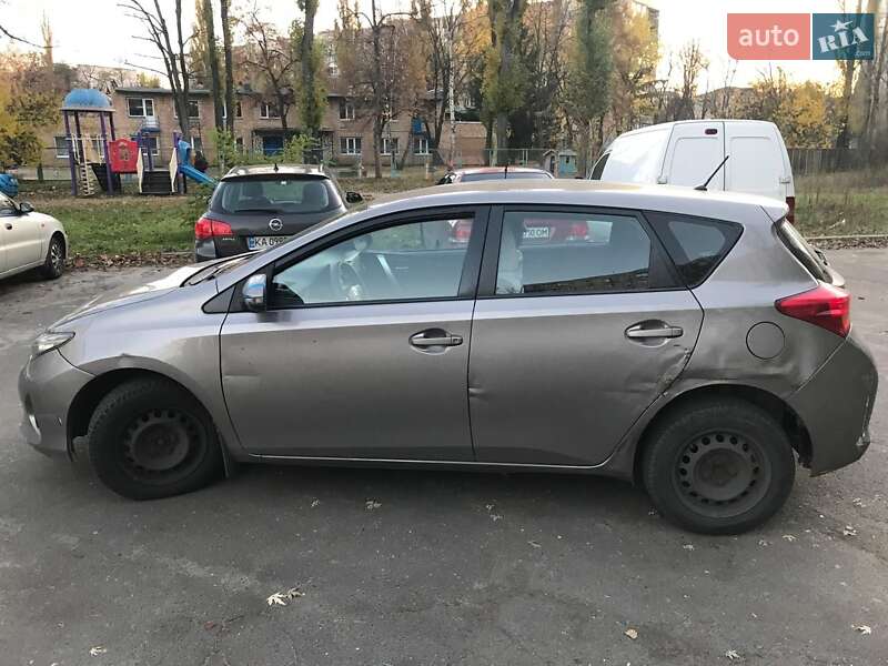 Хэтчбек Toyota Auris 2014 в Киеве фото 3 Хэтчбек Toyota Auris 2014 в Киеве