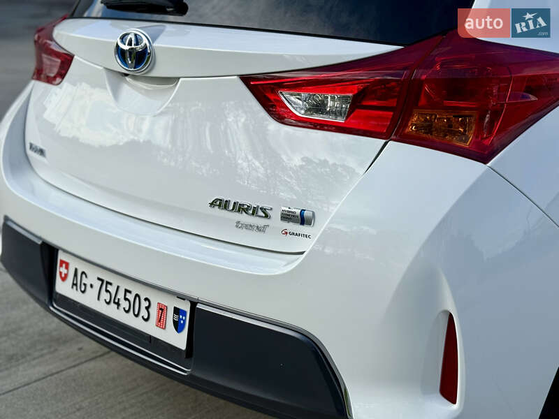 Хэтчбек Toyota Auris 2014 в Луцке