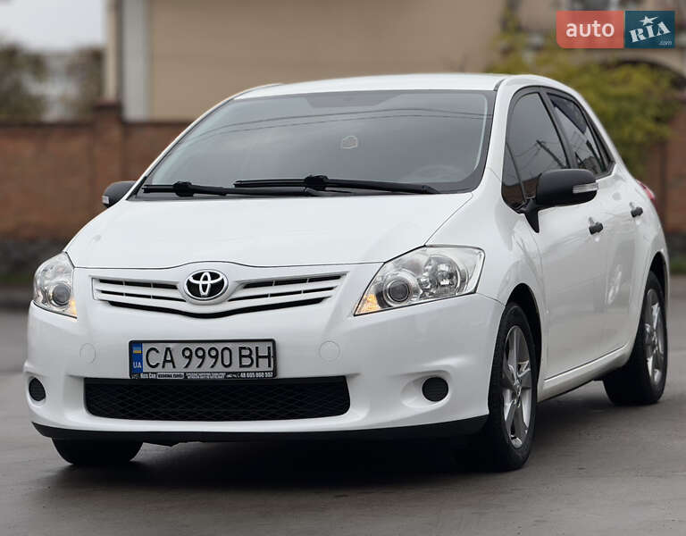Хэтчбек Toyota Auris 2011 в Бердичеве