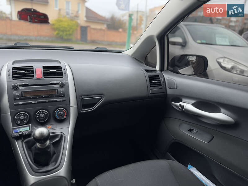 Хэтчбек Toyota Auris 2011 в Бердичеве