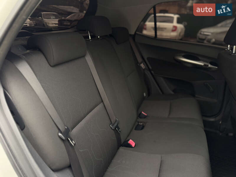 Хэтчбек Toyota Auris 2011 в Бердичеве