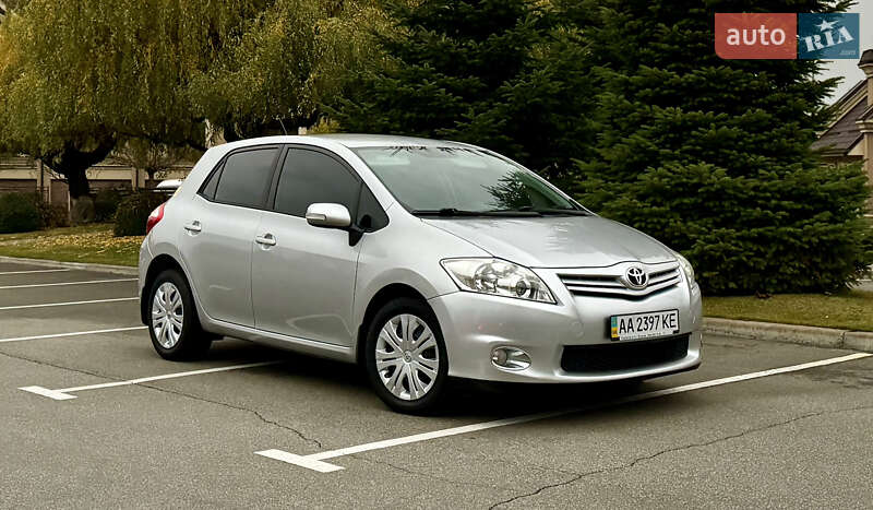 Хэтчбек Toyota Auris 2010 в Киеве фото Хэтчбек Toyota Auris 2010 в Киеве