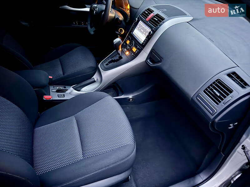 Хэтчбек Toyota Auris 2010 в Киеве фото 25 Хэтчбек Toyota Auris 2010 в Киеве