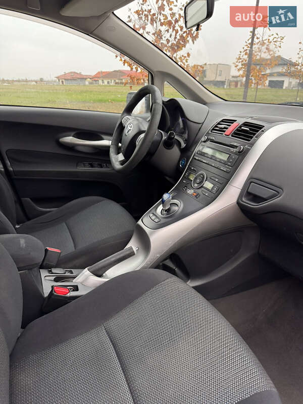 Хэтчбек Toyota Auris 2011 в Одессе