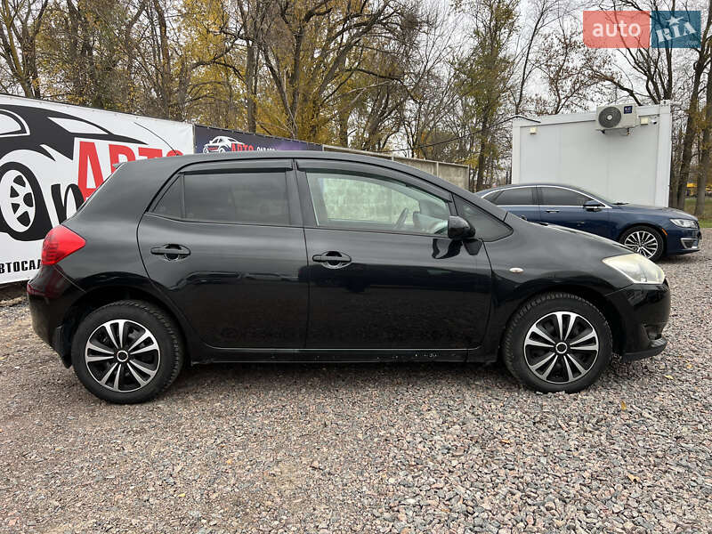 Хэтчбек Toyota Auris 2008 в Черкассах