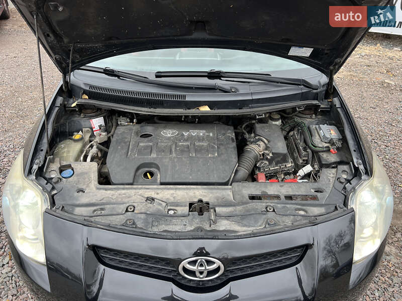 Хэтчбек Toyota Auris 2008 в Черкассах