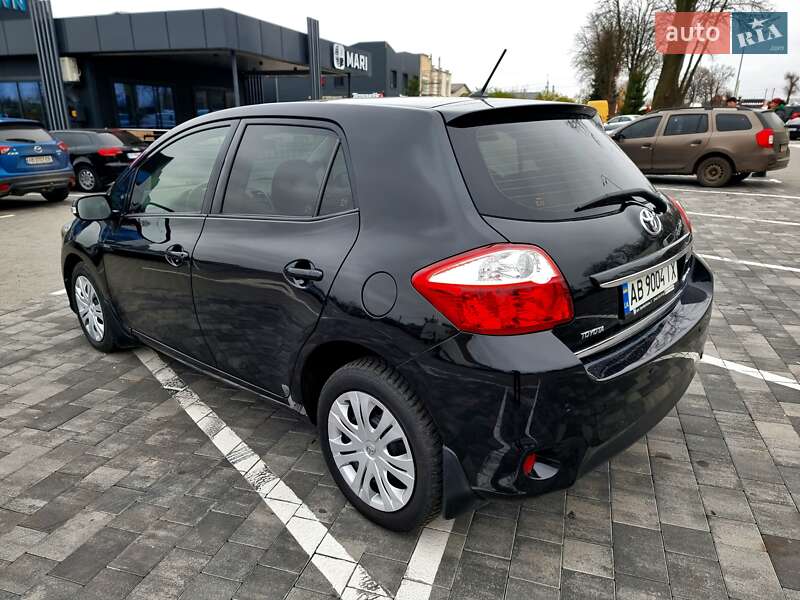 Хэтчбек Toyota Auris 2011 в Виннице