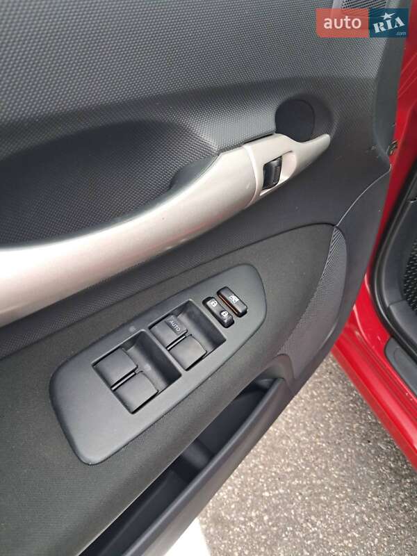 Хэтчбек Toyota Auris 2011 в Киеве