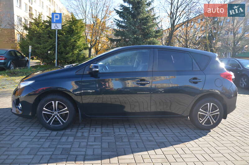Хэтчбек Toyota Auris 2014 в Киеве